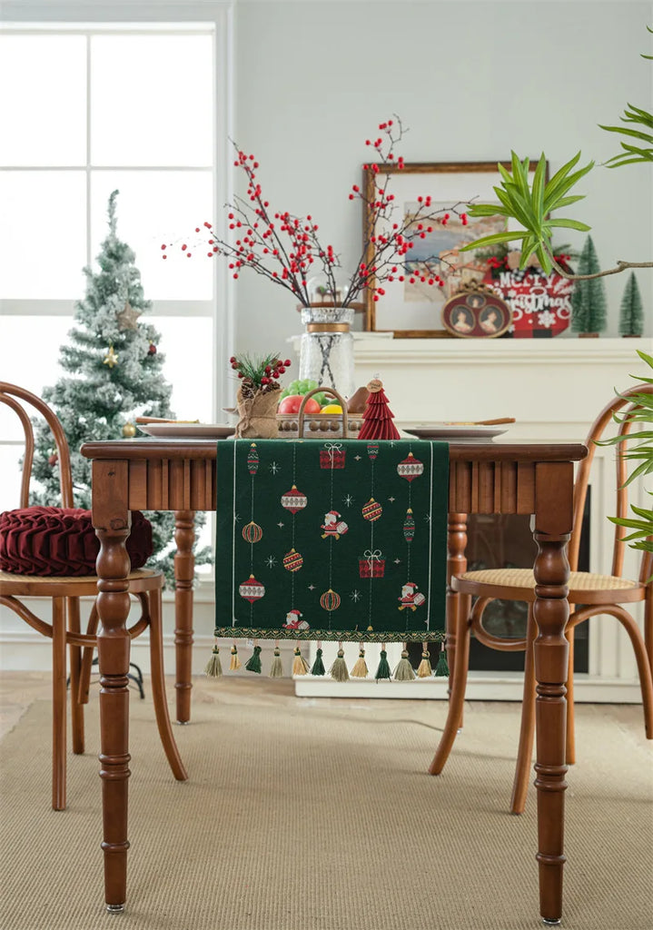 Christmas Snowflake Decoration Table Runner Jacquard Dining Cloth New Year Gift Winter Home Rustic Decor Bed Tail Flag Cover